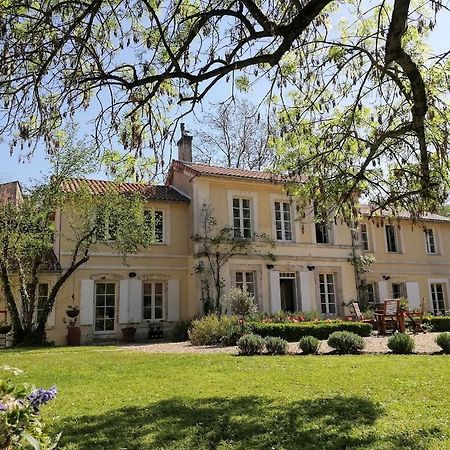 Le Domaine Des Platanes Bed & Breakfast Bourg-Charente Luaran gambar