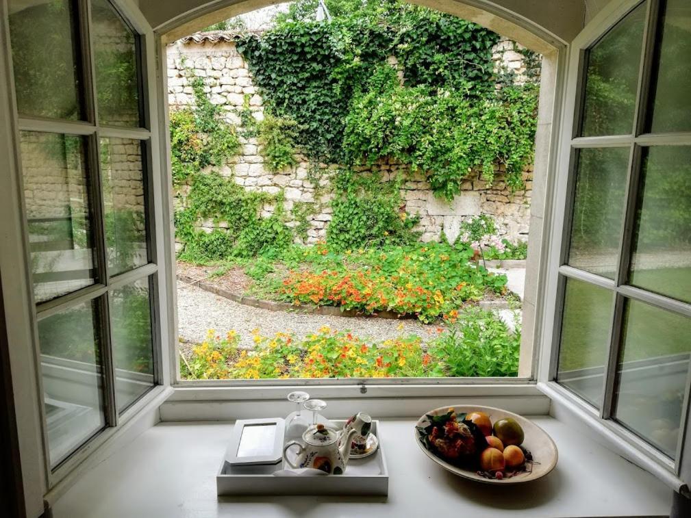 Le Domaine Des Platanes Bed & Breakfast Bourg-Charente Luaran gambar