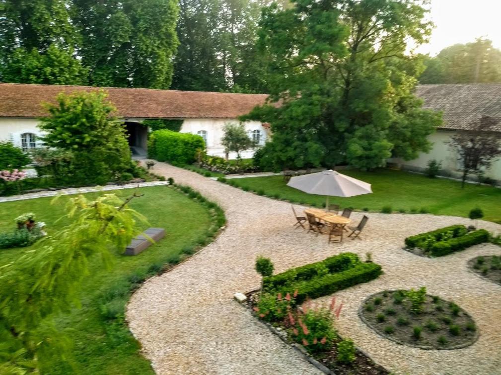 Le Domaine Des Platanes Bed & Breakfast Bourg-Charente Luaran gambar
