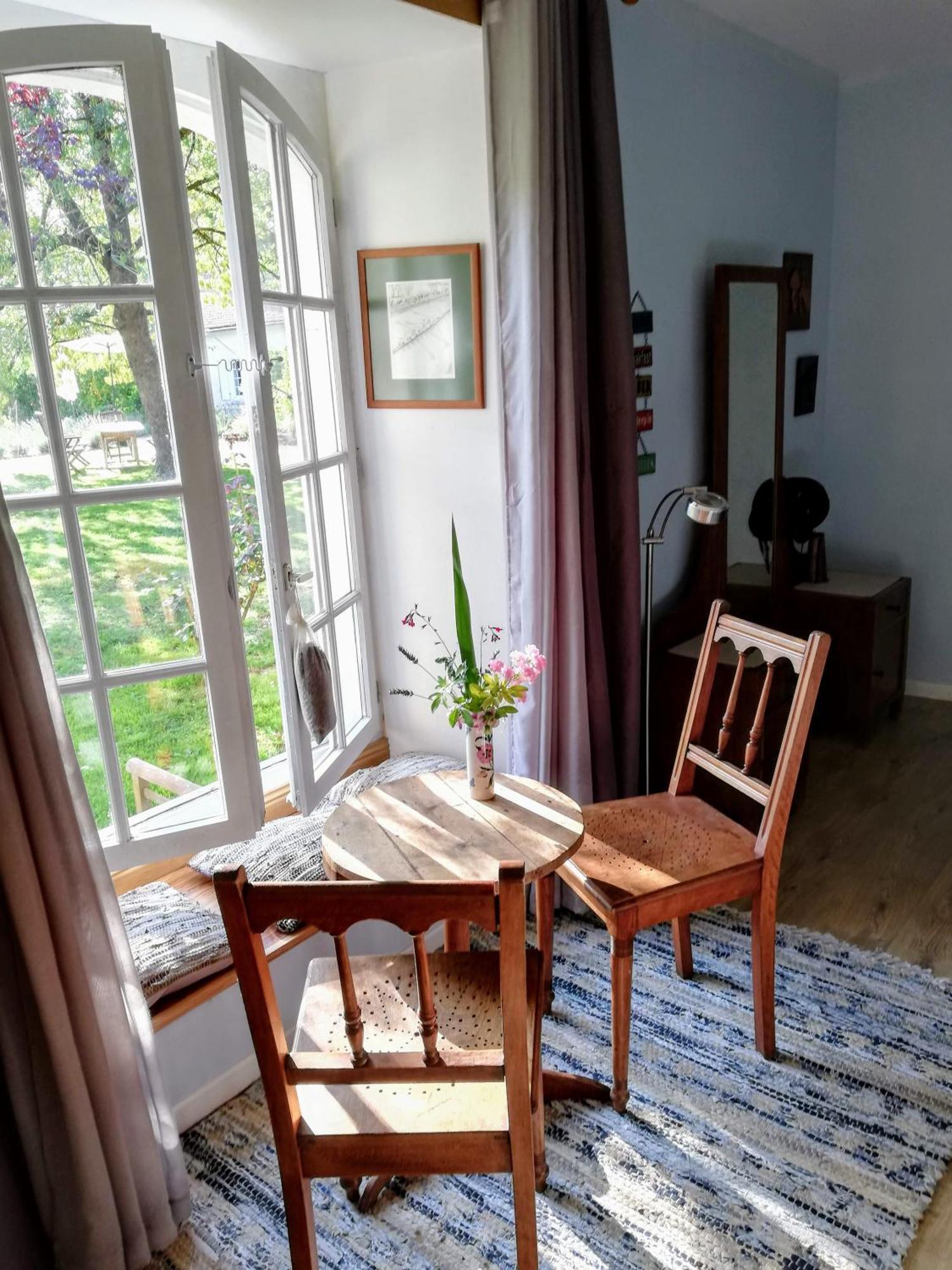 Le Domaine Des Platanes Bed & Breakfast Bourg-Charente Luaran gambar