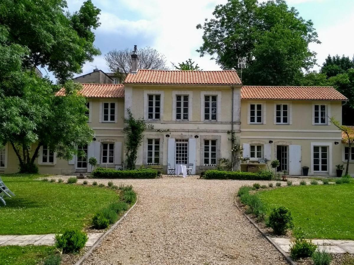 Le Domaine Des Platanes Bed & Breakfast Bourg-Charente Luaran gambar